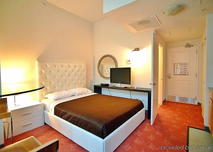 Hotel The Collection Millennium Park 3*